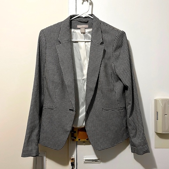 H&M Jackets & Blazers - H&M black and white houndstooth blazer with button NWOT